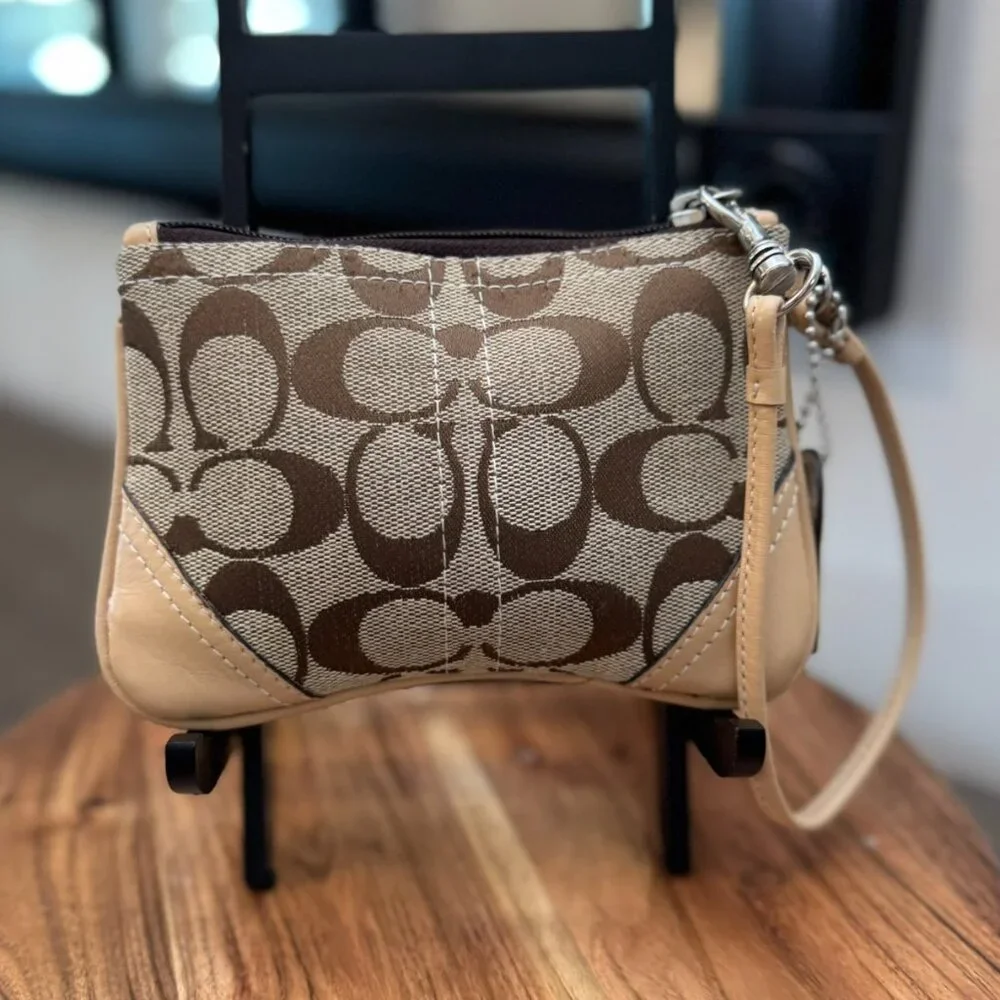 Coach Signature C Canvas Wristlet Brown Tan Leather Trim Zip Pouch - Picture 3 of 7
